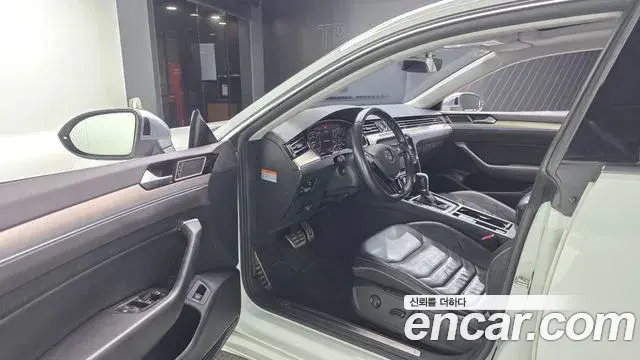 Volkswagen Arteon 2019 — Şəkil 10/20