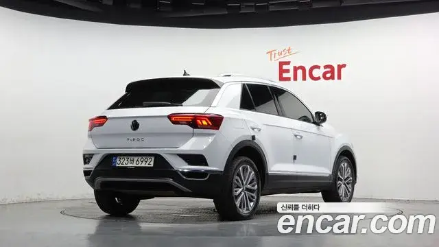 Volkswagen T-Roc 2021 — Photo 26/33