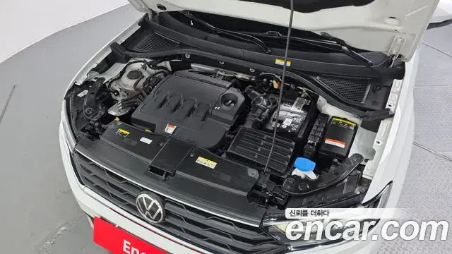 Volkswagen T-Roc 2021 — Photo 10/33