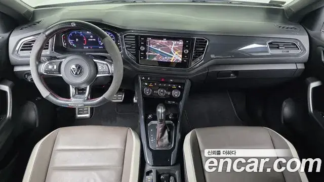 Volkswagen T-Roc 2021 — Photo 21/33