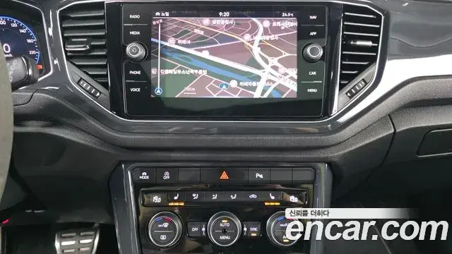 Volkswagen T-Roc 2021 — Photo 23/33