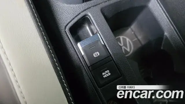 Volkswagen T-Roc 2021 — Photo 4/33