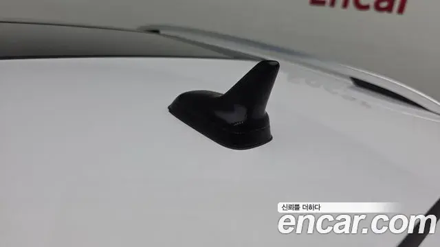Volkswagen T-Roc 2021 — Photo 32/33