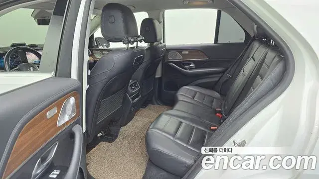 Mercedes-Benz GLE-Class 2019 — Фото 11/20