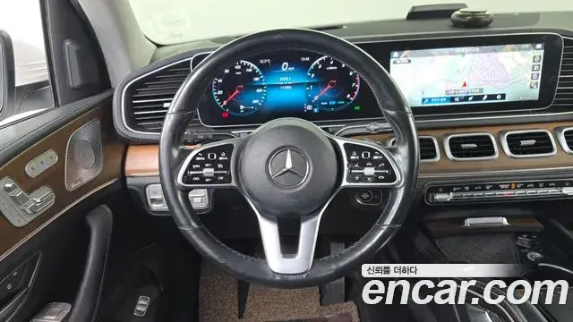 Mercedes-Benz GLE-Class 2019 — Фото 13/20