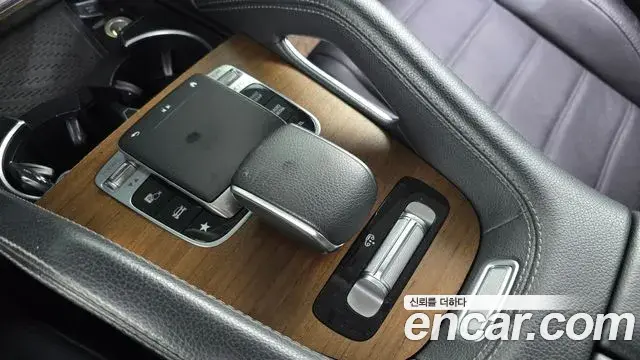 Mercedes-Benz GLE-Class 2019 — Фото 16/20
