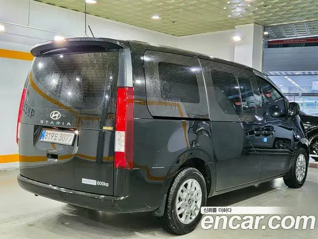 Hyundai Staria 2025 — Фото 3/19