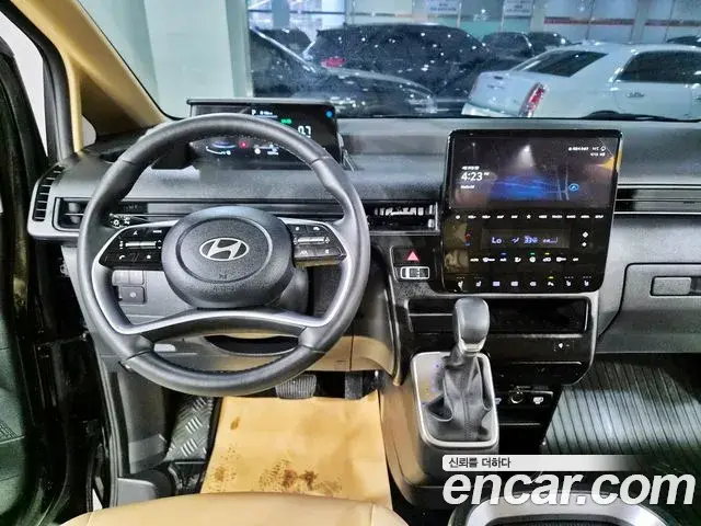 Hyundai Staria 2025 — Фото 9/19