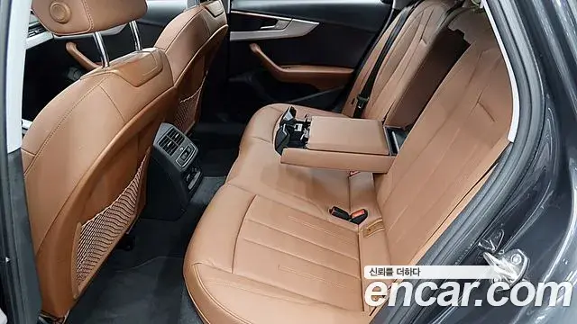 Audi A4 2023 — Фото 11/20