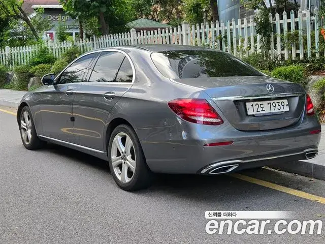 Mercedes-Benz E-Class 2018 — Фото 1/20