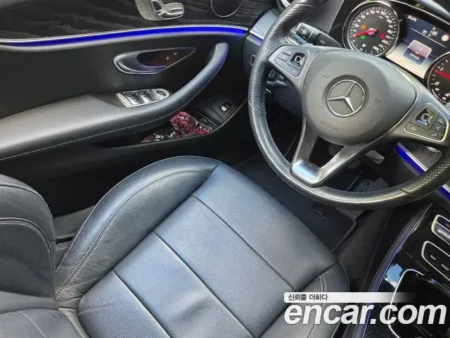 Mercedes-Benz E-Class 2018 — Фото 18/20