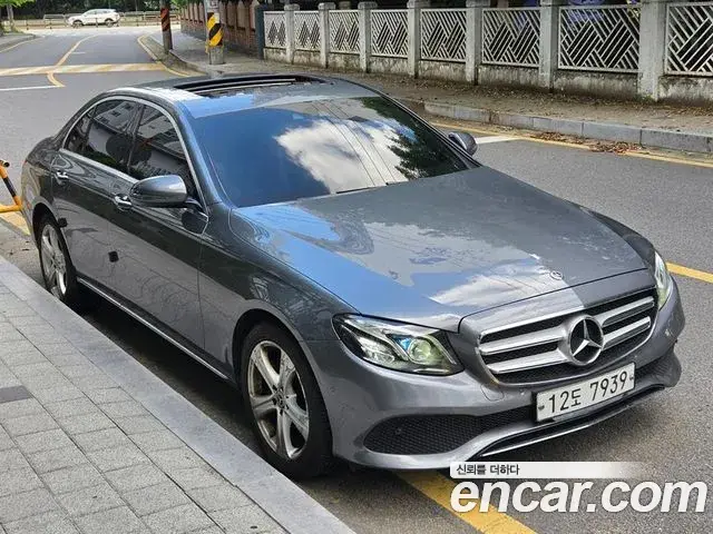 Mercedes-Benz E-Class 2018 — Фото 19/20