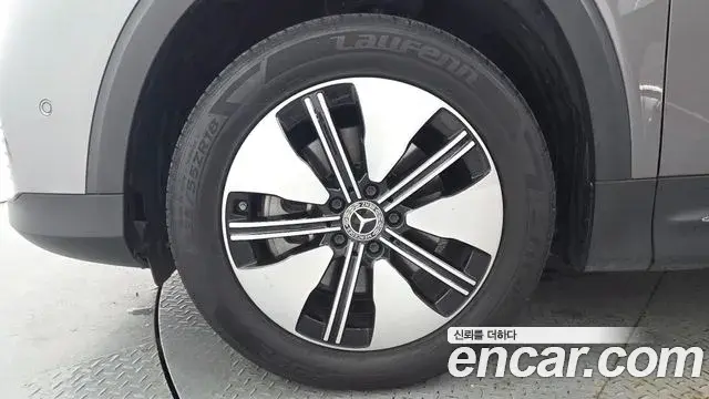 Mercedes-Benz EQB 2023 — Photo 19/31
