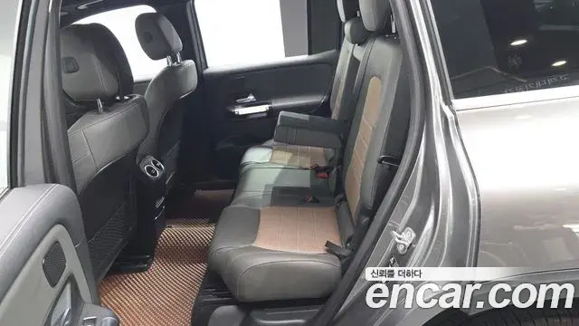 Mercedes-Benz EQB 2023 — Photo 6/31
