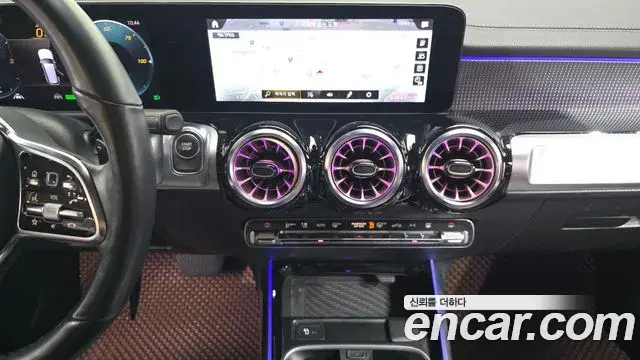 Mercedes-Benz EQB 2023 — Photo 26/31