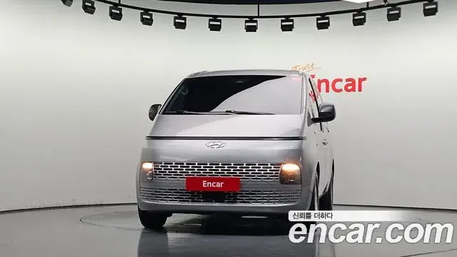 Hyundai Staria 2022 — Фото 3/20
