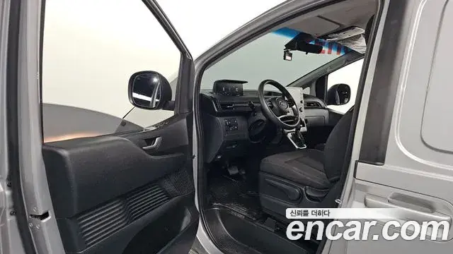 Hyundai Staria 2022 — Фото 10/20