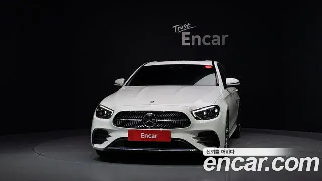 Mercedes-Benz E-Class 2023 — Фото 3/20