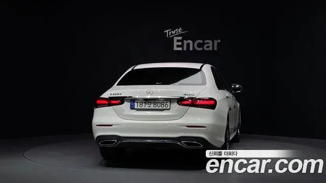 Mercedes-Benz E-Class 2023 — Фото 4/20