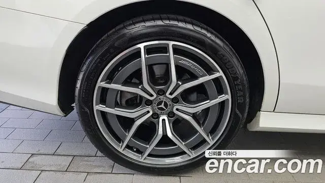 Mercedes-Benz E-Class 2023 — Фото 5/20
