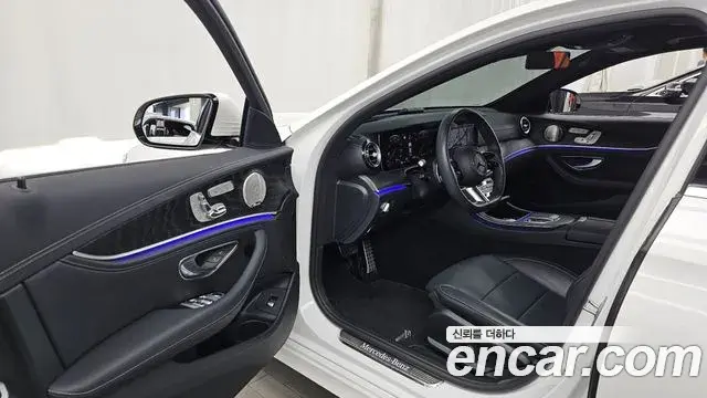Mercedes-Benz E-Class 2023 — Фото 10/20