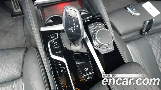 BMW 5 Series 2023 — Фото 9/20