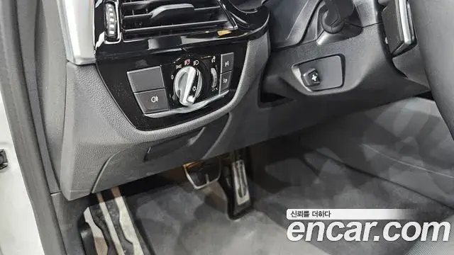 BMW 5 Series 2023 — Фото 19/20