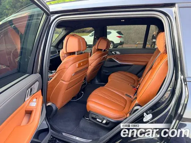 BMW X7 2025 — Фото 17/20
