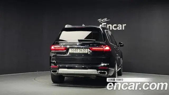 BMW X7 2021 — Фото 4/20