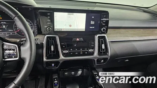 Kia Sorento 2023 — Фото 16/20