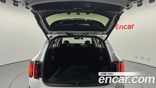 Kia Sorento 2023 — Фото 20/20