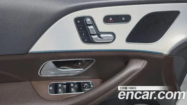 Mercedes-Benz GLE-Class 2019 — Фото 12/20