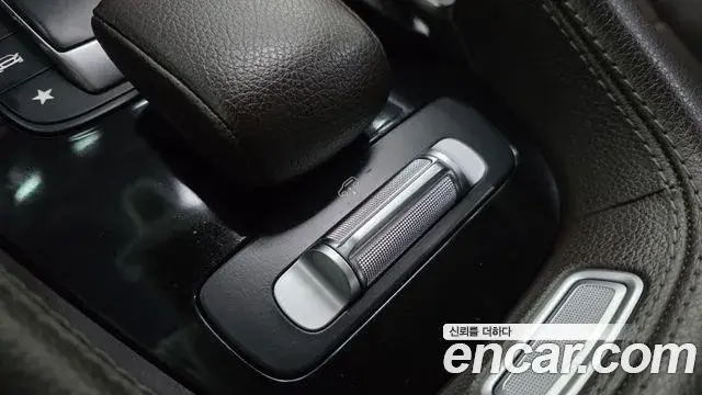 Mercedes-Benz GLE-Class 2019 — Фото 18/20