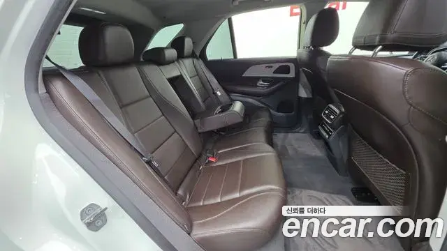 Mercedes-Benz GLE-Class 2019 — Фото 19/20