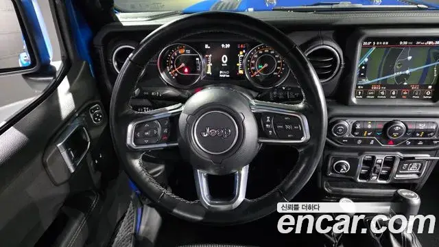 Jeep Wrangler 2021 — Фото 13/20