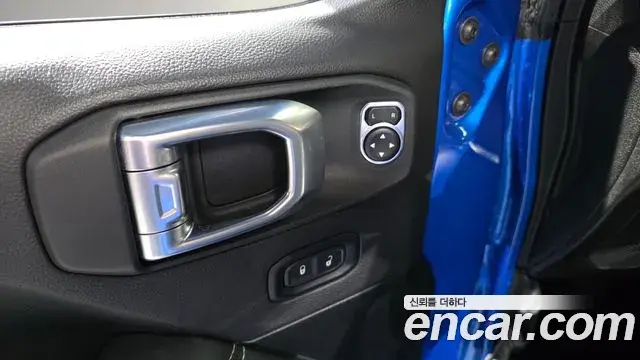 Jeep Wrangler 2021 — Фото 14/20