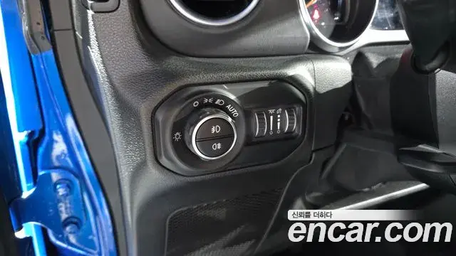 Jeep Wrangler 2021 — Фото 15/20