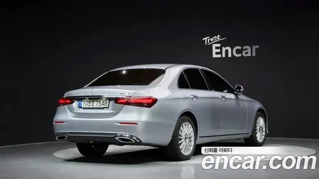 Mercedes-Benz E-Class 2021 — Фото 1/20