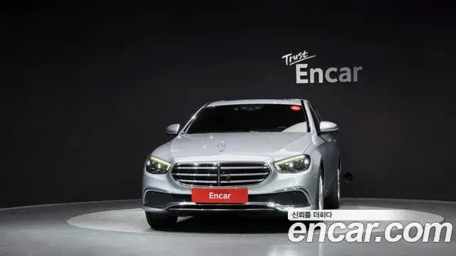 Mercedes-Benz E-Class 2021 — Фото 2/20