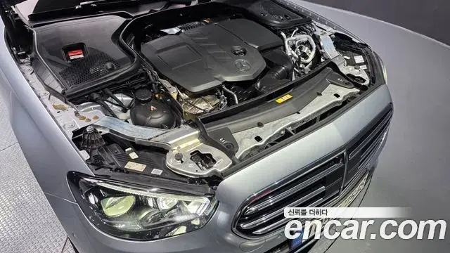 Mercedes-Benz E-Class 2021 — Фото 5/20