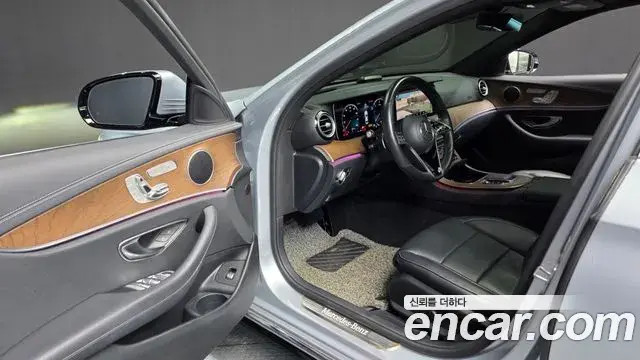 Mercedes-Benz E-Class 2021 — Фото 9/20