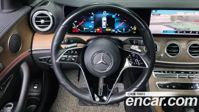 Mercedes-Benz E-Class 2021 — Фото 12/20