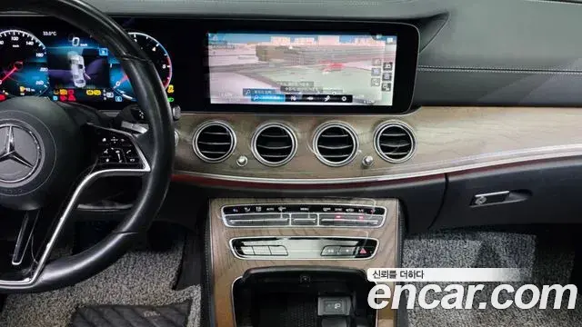 Mercedes-Benz E-Class 2021 — Фото 13/20
