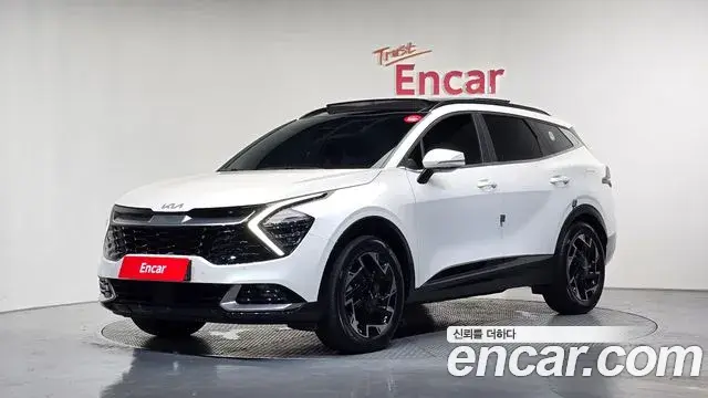 Kia Sportage 2022 — Фото 1/20