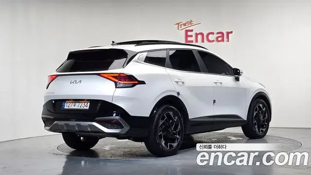 Kia Sportage 2022 — Фото 2/20