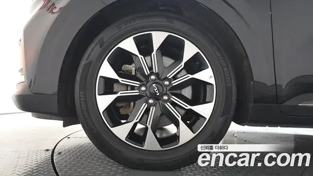 Kia Carnival 2022 — Фото 5/20
