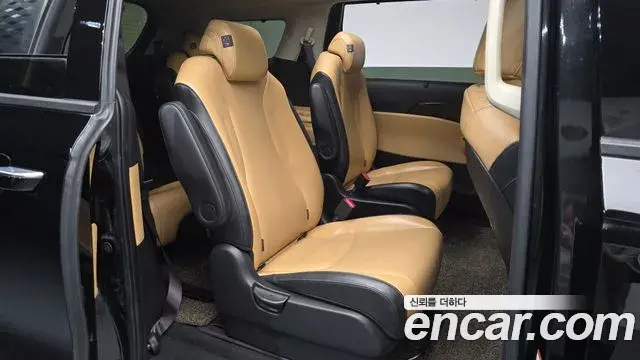Kia Carnival 2022 — Фото 11/20