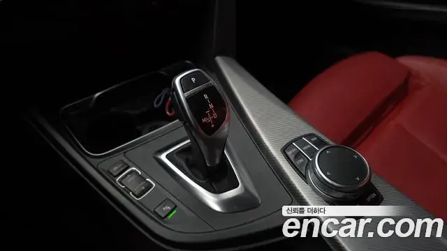 BMW 3 Series 2018 — Фото 9/20