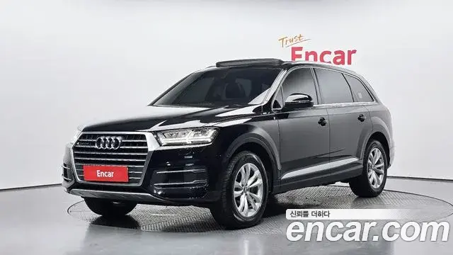 Audi Q7 2019 — Фото 1/20