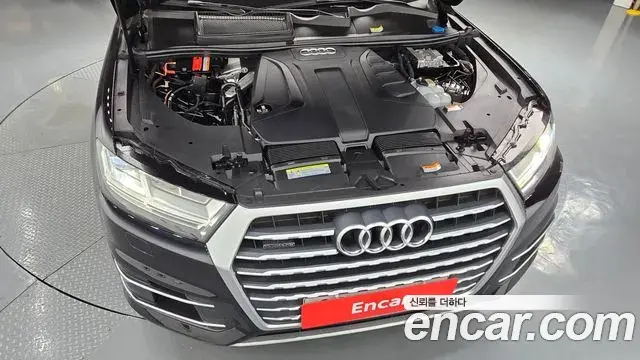 Audi Q7 2019 — Фото 6/20
